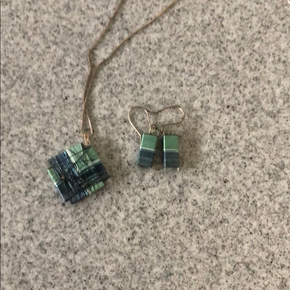 Necklace and earrings set - Picture 3 of 3